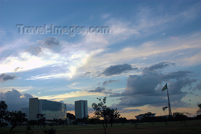 brazil346: Brazil / Brasil - Brasilia: the woods and the flag pole / Bosque da Constituinte e mastro da bandeira - photo by M.Alves - (c) Travel-Images.com - Stock Photography agency - Image Bank