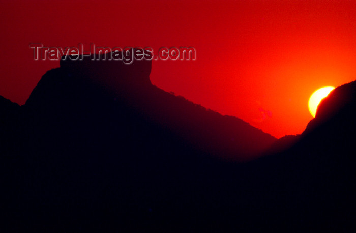 brazil373: Brazil / Brasil - Rio de Janeiro: sunset / pôr do sol - photo by Lewi Moraes - (c) Travel-Images.com - Stock Photography agency - Image Bank