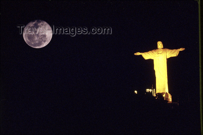 brazil374: Brazil / Brasil - Rio de Janeiro: Corcovado - Jesus Christ the Redeemer and the moon - statue - nocturnal - Tijuca Forest national park/ estatua do Cristo Redentor e a lua - photo by Lewi Moraes - (c) Travel-Images.com - Stock Photography agency - Image Bank