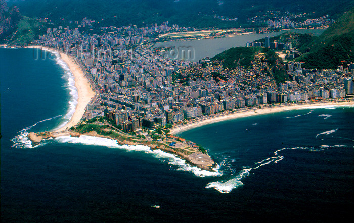 brazil378: Brasil / Brasil - Rio de Janeiro: Copacabana e Ipanema Praia do ar / Praias de Copacabana e Ipanema, Aérea Vista - photo by Lewi Moraes - (c) Travel-Images.com - agência de Fotografia - Banco de Imagens