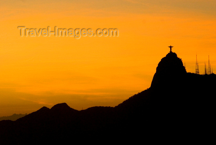 brazil428: Rio de Janeiro, RJ, Brasil / Brazil: Corcovado and Christ at sunset ' silhouette / silhueta do Corcovado e Cristo Redentor ao pôr do sol - photo by L.Moraes - (c) Travel-Images.com - Stock Photography agency - Image Bank