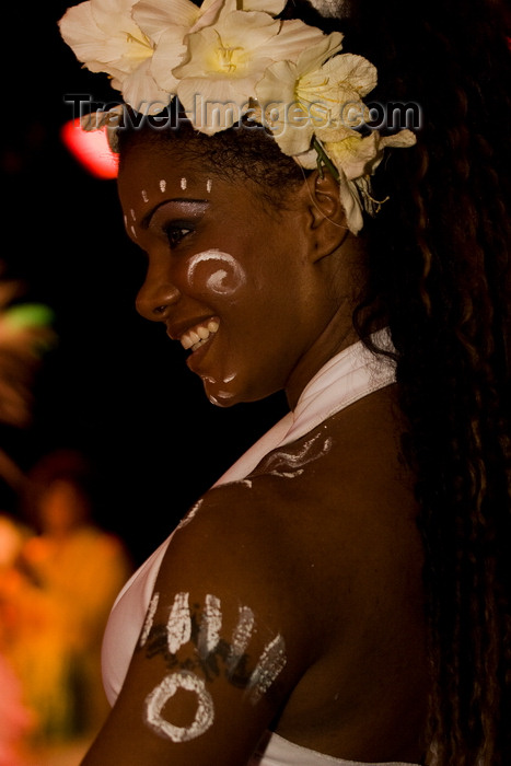 brazil447: Rio de Janeiro, RJ, Brasil / Brazil: female Carnival dancer with Hibiscus hair decoration - Mocidade Independente de Padre Miguel samba school / escola de samba Mocidade Independente de Padre Miguel - photo by D.Smith - (c) Travel-Images.com - Stock Photography agency - Image Bank