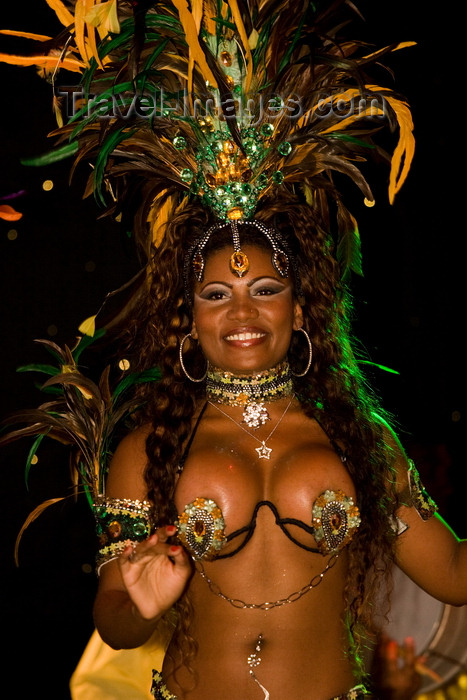 brazil454: Rio de Janeiro, RJ, Brasil / Brazil: Carnival dancer with contagious smile and generous proportions - Mocidade Independente de Padre Miguel samba school / escola de samba Mocidade Independente de Padre Miguel - photo by D.Smith - (c) Travel-Images.com - Stock Photography agency - Image Bank