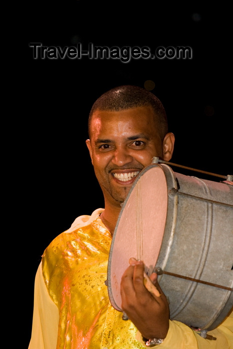 brazil455: Rio de Janeiro, RJ, Brasil / Brazil: drummer in the 'bateria', the drums section - Carnival dancer - Mocidade Independente de Padre Miguel samba school / carnaval do Rio - photo by D.Smith - (c) Travel-Images.com - Stock Photography agency - Image Bank