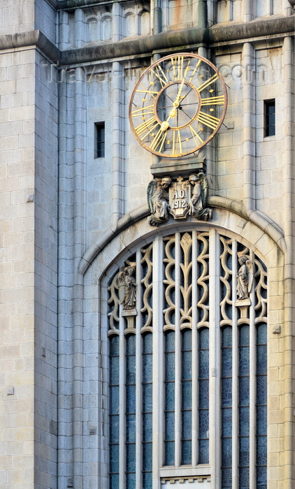 brazil485: São Paulo, Brazil: window and golden clock of the church of the Monastery of St. Benedict / Mosteiro de São Bento - Benedictine institution  established in 1598 - Romanesque Revival architecture, architect Richard Berndl - photo by M.Torres - (c) Travel-Images.com - Stock Photography agency - Image Bank