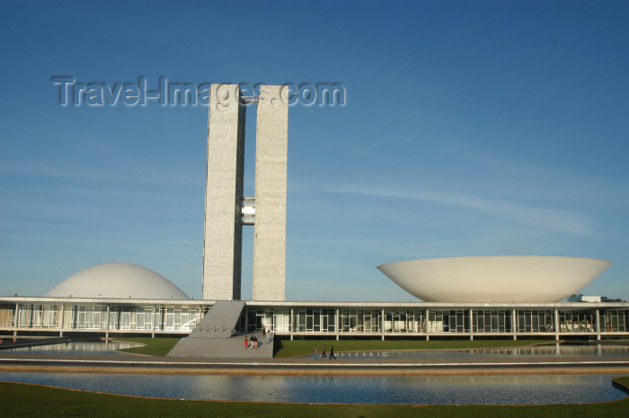 brazil87: Brazil / Brasil - Brasilia / BSB (DF): dome (the Senate), and the saucer (the Congress) - Congresso Nacional - arquitecto: Oscar Niemeyer - Unesco world heritage site - patrimonio da humanidade - photo by M.Alves - (c) Travel-Images.com - Stock Photography agency - Image Bank