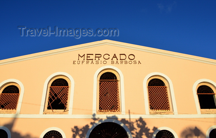 brazil94: Olinda, Pernambuco, Brazil: Eufrásio Barbosa market on Varadouro square - a Portuguese XVII century colonial building that originally hosted the Customs House - Mercado Eufrásio Barbosa / Mercado da Ribeira - photo by M.Torres - (c) Travel-Images.com - Stock Photography agency - Image Bank