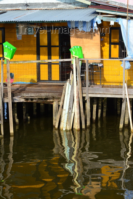 brunei103: Bandar Seri Begawan, Brunei Darussalam: sunny facade at Kampong Saba water village - photo by M.Torres - (c) Travel-Images.com - Stock Photography agency - Image Bank