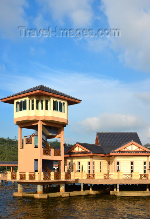 brunei107: Bandar Seri Begawan, Brunei Darussalam: visitors' center tower at Kampung Ayer water village - photo by M.Torres - (c) Travel-Images.com - Stock Photography agency - Image Bank