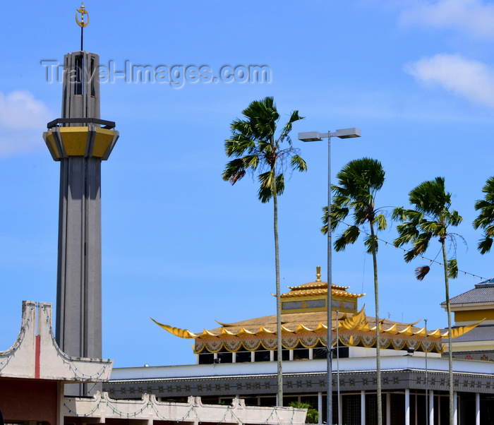 brunei11: Bandar Seri Begawan, Brunei Darussalam: the Royal ceremonial hall with its minaret - Lapau Diraja, Bendahara street - photo by M.Torres - (c) Travel-Images.com - Stock Photography agency - Image Bank
