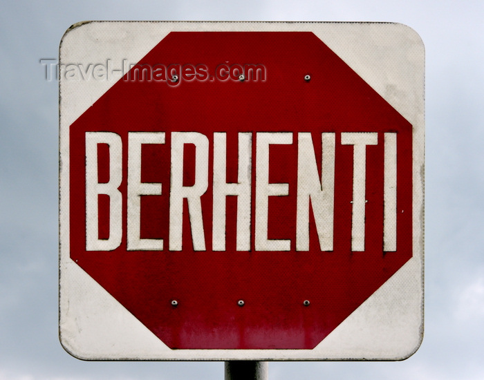 brunei125: Bangar, Temburong District, Brunei Darussalam: stop sign in Malay, 'berhenti' - photo by M.Torres - (c) Travel-Images.com - Stock Photography agency - Image Bank