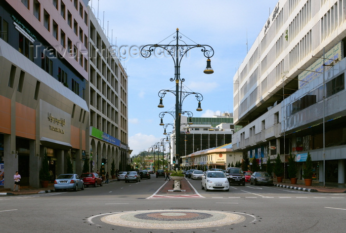 brunei131: Bandar Seri Begawan, Brunei Darussalam: corner of Sultan Omar Ali Saifuddien street and McArthur street, the waterfront - photo by M.Torres - (c) Travel-Images.com - Stock Photography agency - Image Bank