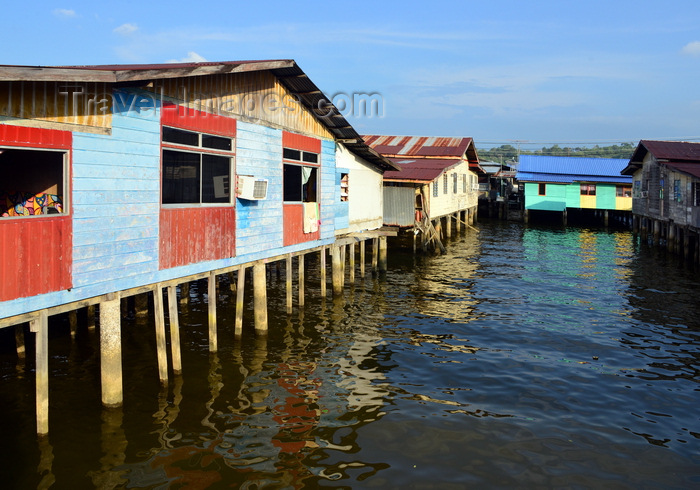 brunei139: Bandar Seri Begawan, Brunei Darussalam: houses on stilts at Kampong Pg Tajuddin Hitam water village - palafittes - photo by M.Torres - (c) Travel-Images.com - Stock Photography agency - Image Bank