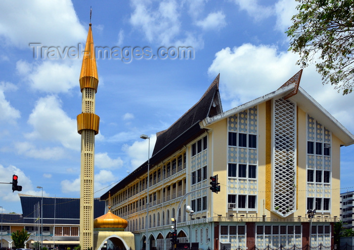 brunei17: Bandar Seri Begawan, Brunei Darussalam: building with minaret, used by the Ministry of Religious Affairs, Government of Brunei - corner of Stoney and Elizabeth Duas streets - photo by M.Torres - (c) Travel-Images.com - Stock Photography agency - Image Bank
