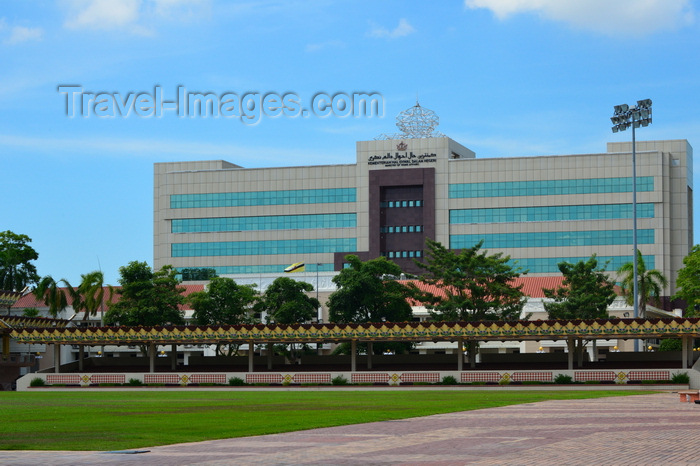 brunei44: Bandar Seri Begawan, Brunei Darussalam: Ministry of Home Affairs building seen from Sultan Omar Ali Saifuddien field - photo by M.Torres - (c) Travel-Images.com - Stock Photography agency - Image Bank