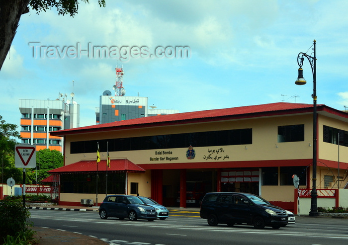 brunei52: Bandar Seri Begawan, Brunei Darussalam: Bandar Seri Begawan Fire Station building - Telbru tower in the background - photo by M.Torres - (c) Travel-Images.com - Stock Photography agency - Image Bank