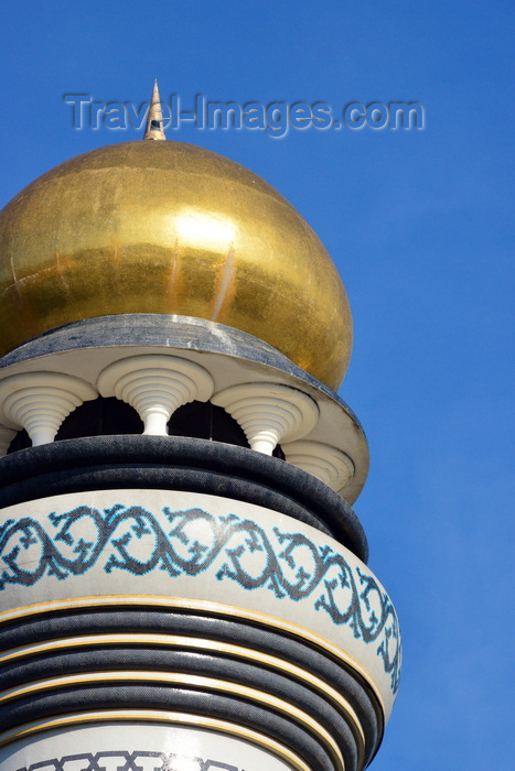 brunei62: Bandar Seri Begawan, Brunei Darussalam: Jame Asr Hassanil Bolkiah mosque minaret with golden dome - photo by M.Torres - (c) Travel-Images.com - Stock Photography agency - Image Bank