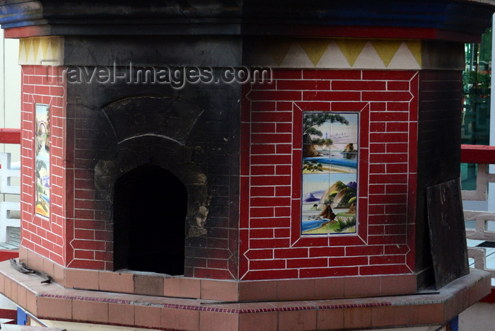 brunei79: Bandar Seri Begawan, Brunei Darussalam: Tiang Yun Dian Chinese Temple - Ceremonial Burner, often wrongly called an oven, used in Shenism to burn Joss paper and other papier-mache items in veneration of the deceased rituals - photo by M.Torres - (c) Travel-Images.com - Stock Photography agency - Image Bank