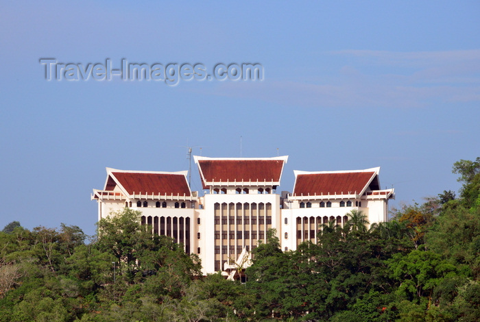 brunei90: Bandar Seri Begawan, Brunei Darussalam: building of with oriental roofs of the Ministry of Foreign Affairs and Trade, surrounded by forest - Subok street - photo by M.Torres - (c) Travel-Images.com - Stock Photography agency - Image Bank