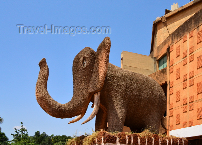 burkina-faso12: Ouagadougou, Burkina Faso: elephant sculpture guarding the Maison du Peuple, the House of the People - Nelson Mandela avenue - photo by M.Torres - (c) Travel-Images.com - Stock Photography agency - Image Bank