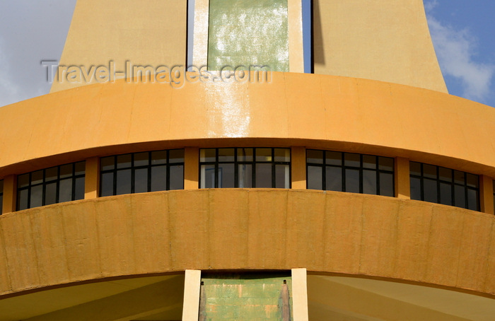 burkina-faso24: Ouagadougou, Burkina Faso: lower platform of the Martyr's Monument aka Monument to the National Heroes, Ouaga 2000 quarter - Monument des Martyrs, Place de l'Afrique - Mémorial aux Héros nationaux - photo by M.Torres - (c) Travel-Images.com - Stock Photography agency - Image Bank