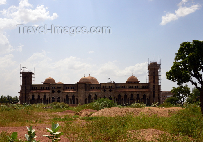 burkina-faso26: Ouagadougou, Burkina Faso: Ouaga 2000 Grand Mosque - a vast new temple to serve the Ouaga 2000 quarter - photo by M.Torres - (c) Travel-Images.com - Stock Photography agency - Image Bank