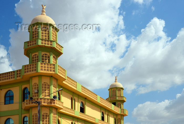 burkina-faso27: Ouagadougou, Burkina Faso: sunny façade of the Loudun avenue Mosque, an orthodox Sunni Muslim temple, Wahhabi mosque - photo by M.Torres - (c) Travel-Images.com - Stock Photography agency - Image Bank