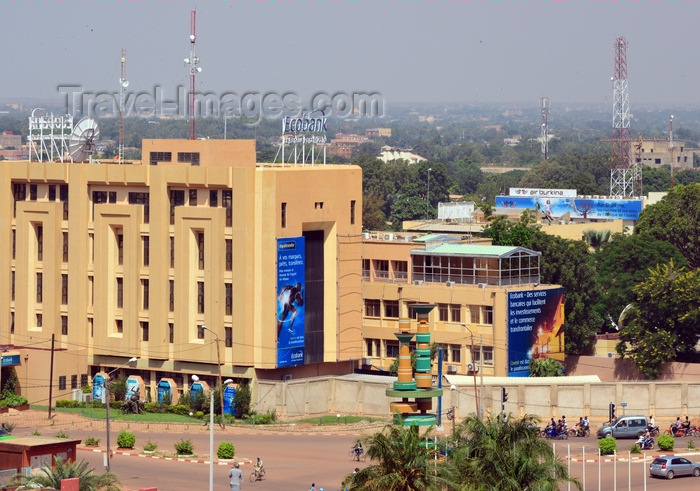 burkina-faso40: Ouagadougou, Burkina Faso: view over the famous Film Makers roundabout / Rond point des cinéastes with its cinema reels - Ecobank building, former BACB - end of Boulevard du monseigneur Joanny Tavernaud - photo by M.Torres - (c) Travel-Images.com - Stock Photography agency - Image Bank