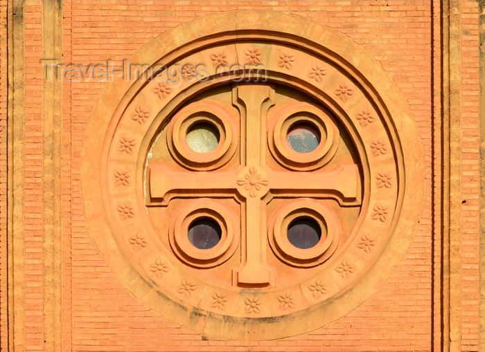 burkina-faso48: Ouagadougou, Burkina Faso: cross window at the Catholic Cathedral of the Immaculate Conception of Ouagadougou / Cathédrale de l'Immaculée-Conception de Ouagadougou - photo by M.Torres - (c) Travel-Images.com - Stock Photography agency - Image Bank