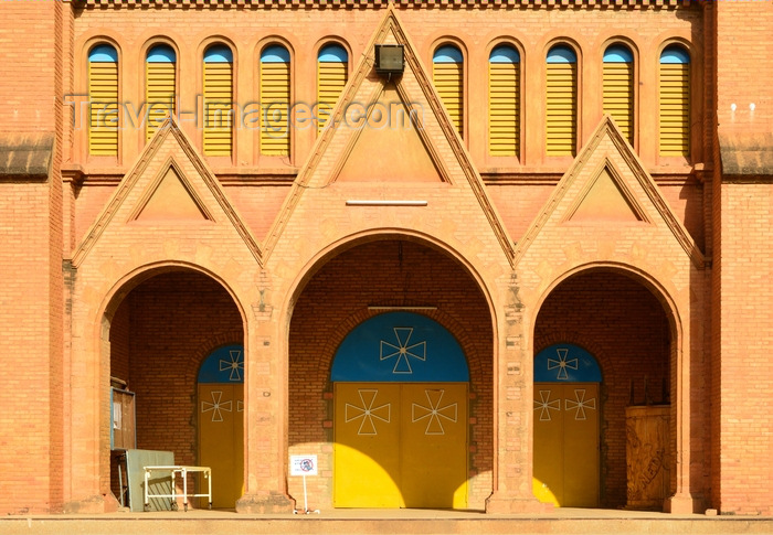 burkina-faso49: Ouagadougou, Burkina Faso: entrance gate of the Catholic Cathedral of the Immaculate Conception of Ouagadougou - photo by M.Torres - (c) Travel-Images.com - Stock Photography agency - Image Bank