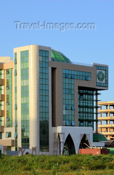 burkina-faso65: Ouagadougou, Burkina Faso: new HQ of the BSIC bank - regional bank for the Sahel and Sahara region - Banque Sahélo-Saharienne pour l’Investissement et le Commerce - photo by M.Torres - (c) Travel-Images.com - Stock Photography agency - Image Bank