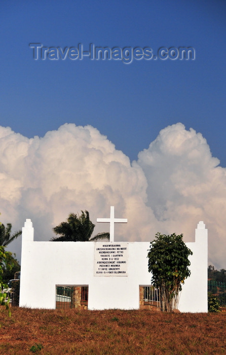 burundi10: Bujumbura, Burundi: memorial near the Independence Monument - photo by M.Torres - (c) Travel-Images.com - Stock Photography agency - Image Bank