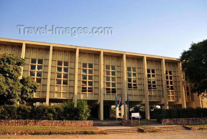 burundi29: Bujumbura, Burundi: government building - photo by M.Torres - (c) Travel-Images.com - Stock Photography agency - Image Bank