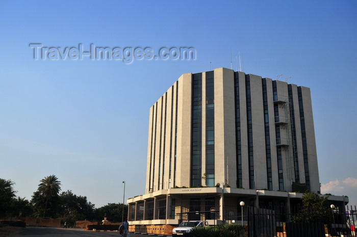 burundi30: Bujumbura, Burundi: Place de I'Independance - Old East Buiding - British Embassy and EU offices - photo by M.Torres - (c) Travel-Images.com - Stock Photography agency - Image Bank