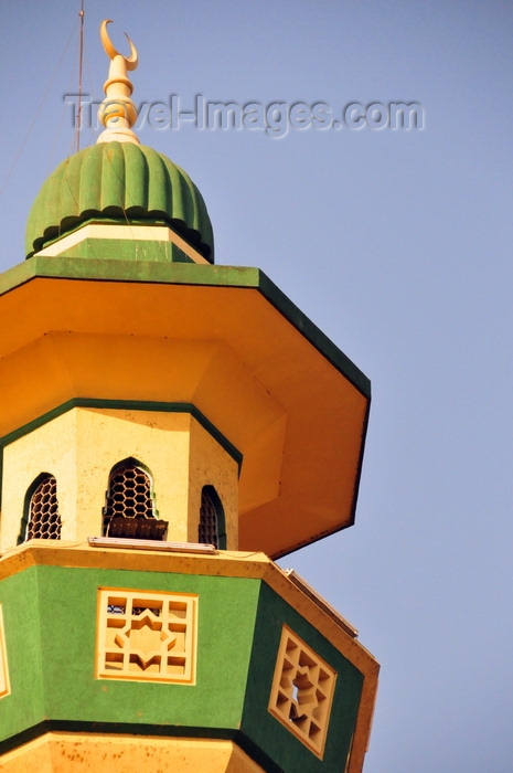 burundi32: Bujumbura, Burundi: Friday Mosque - minaret - photo by M.Torres - (c) Travel-Images.com - Stock Photography agency - Image Bank
