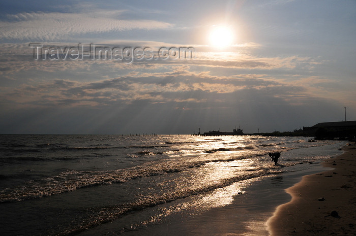 burundi36: Bujumbura, Burundi: Lake Tanganyika - downtown beach - the deepest lake in Africa and holds the greatest volume of fresh water - photo by M.Torres - (c) Travel-Images.com - Stock Photography agency - Image Bank