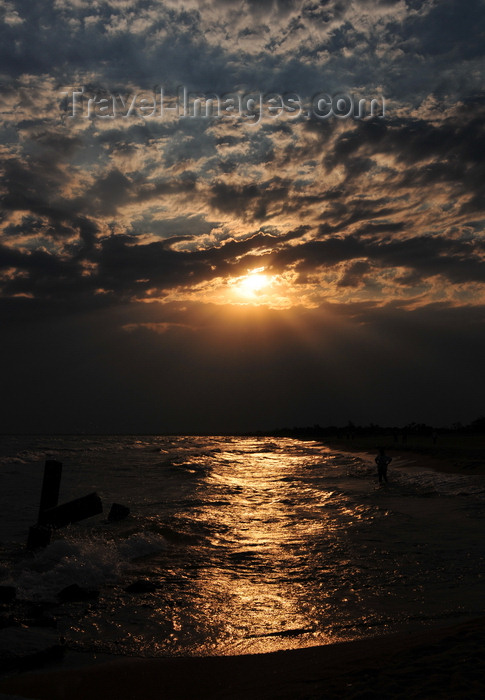 burundi40: Bujumbura, Burundi: Lake Tanganyika - beach sunset near Hotel Club du Lac Tanganyika - northern suburbs - photo by M.Torres - (c) Travel-Images.com - Stock Photography agency - Image Bank