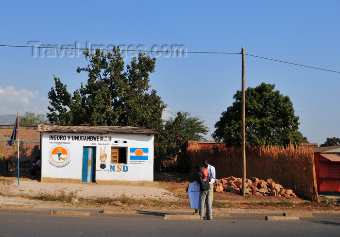 burundi5: Bujumbura, Burundi: MSD - political party delegation on the city's outskirts - Mouvement pour la Solidarité et la Démocratie - photo by M.Torres - (c) Travel-Images.com - Stock Photography agency - Image Bank