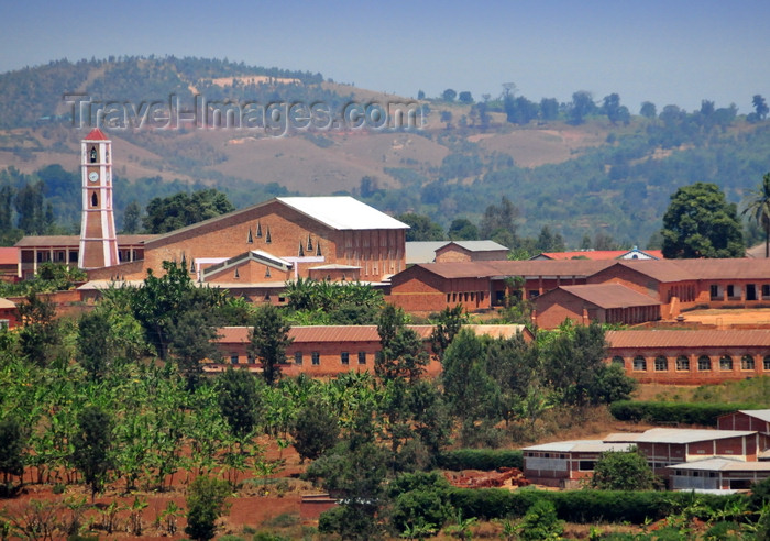 burundi69: Gitega / Kitega, Burundi: Cathedral of Christ the King - Cathédrale Christ Roi - Roman Catholic Archdiocese of Gitega - Archidioecesis Kitegaensis - photo by M.Torres - (c) Travel-Images.com - Stock Photography agency - Image Bank