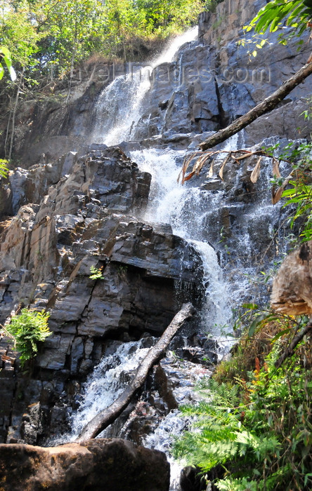 burundi73: Kagera Falls / Chutes de la Karera, Rutana province, Burundi: middle falls - photo by M.Torres - (c) Travel-Images.com - Stock Photography agency - Image Bank