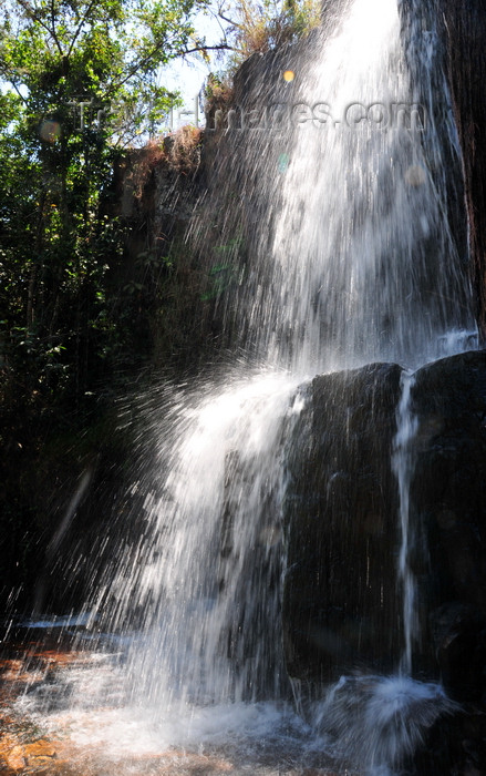 burundi75: Kagera Falls / Chutes de la Karera, Rutana province, Burundi: upper fall - photo by M.Torres - (c) Travel-Images.com - Stock Photography agency - Image Bank