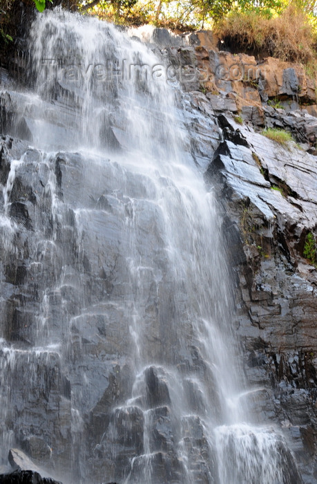 burundi76: Kagera Falls / Chutes de la Karera, Rutana province, Burundi: main fall - detail - photo by M.Torres - (c) Travel-Images.com - Stock Photography agency - Image Bank