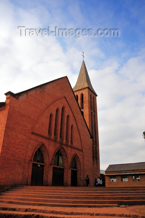 burundi85: Muramvya, Burundi: large colonial church - German brick architecture - photo by M.Torres - (c) Travel-Images.com - Stock Photography agency - Image Bank