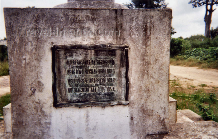 cabinda5: Cabinda - Simulambuco: 1954 visit by Craveiro Lopes, Portuguese president (photo by FLEC) - (c) Travel-Images.com - Stock Photography agency - Image Bank