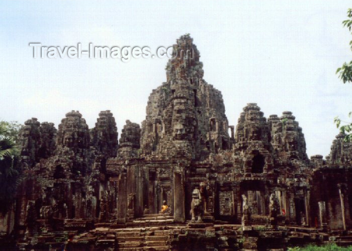cambodia29: Angkor, Cambodia / Cambodge: Bayon temple - Angkor Thom - photo by Miguel Torres - (c) Travel-Images.com - Stock Photography agency - Image Bank