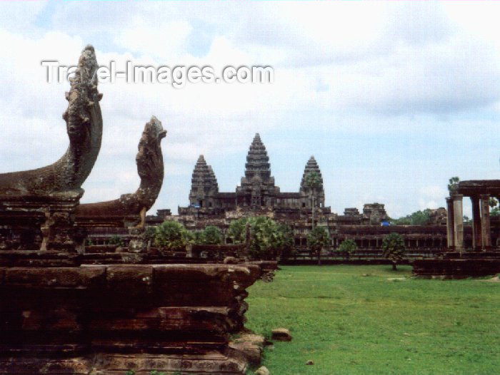 cambodia35: Angkor, Cambodia / Cambodge: Angkor Wat - under the Nagas - photo by Miguel Torres - (c) Travel-Images.com - Stock Photography agency - Image Bank