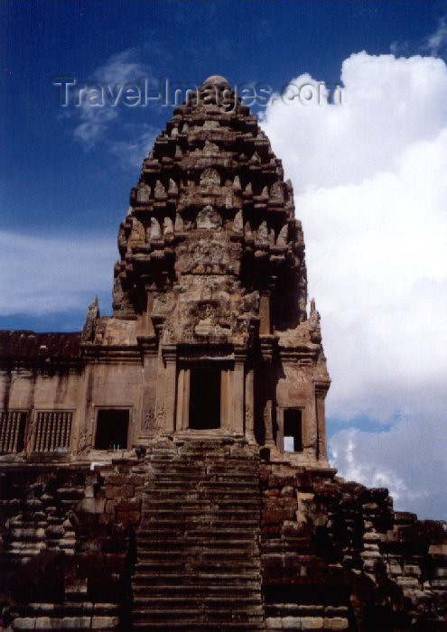 cambodia36: Angkor, Cambodia / Cambodge: Angkor Wat - one of the towers - photo by Miguel Torres - (c) Travel-Images.com - Stock Photography agency - Image Bank