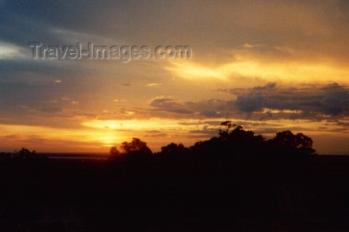 cambodia45: Angkor, Cambodia / Cambodge: Phnom Bakeng - sunset - photo by Miguel Torres - (c) Travel-Images.com - Stock Photography agency - Image Bank