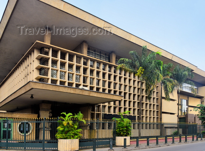 cameroon2: Cameroon, Douala: building of the Cameroon branch of the Bank of Central African States - the central bank of the Economic and Monetary Community of Central Africa - Banque des Etats de l'Afrique Centrale - photo by M.Torres - (c) Travel-Images.com - Stock Photography agency - Image Bank