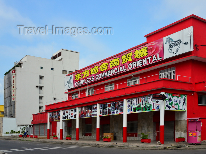 cameroon24: Cameroon, Douala: deep red Chinese shop on the central avenue, Boulevard De La Liberte - Chinese commerce is in every corner of Africa - photo by M.Torres - (c) Travel-Images.com - Stock Photography agency - Image Bank